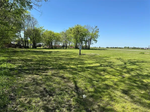 101 W 5th St, Dodd City, TX 75438