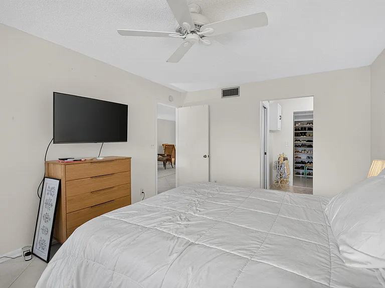 15075 Witney Rd #212 — Photo 16