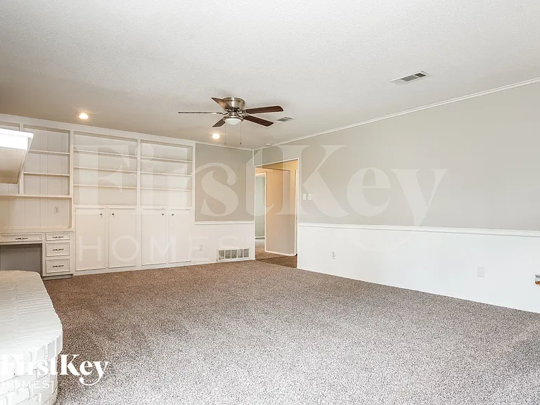 1424 Wreyhill Dr — Photo 4