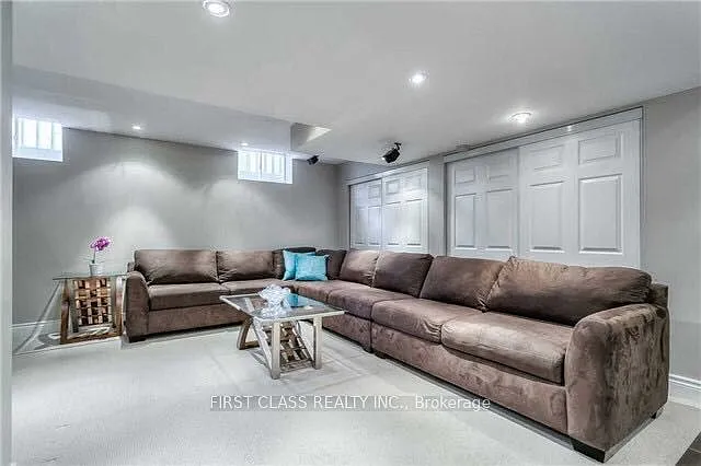 98 James Scott Rd #BASEMENT — Photo 4