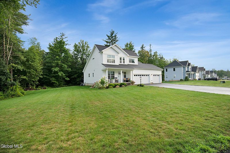 2nd image of 6 Winterberry Lane