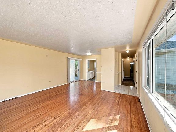 5th image of 4216 37th St
