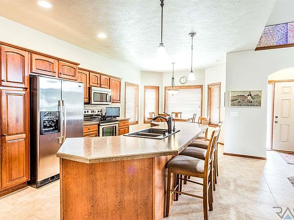 3rd image of 3514 W 91st Pl