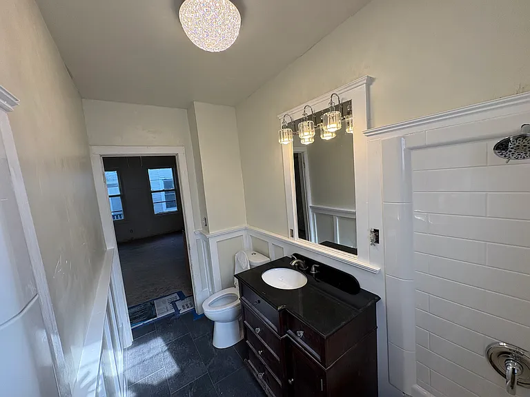 1110 E Hamilton St #201 — Photo 2