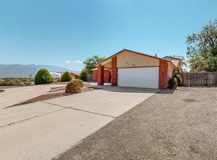 505 Longwood Loop NE, Rio Rancho, NM 87124