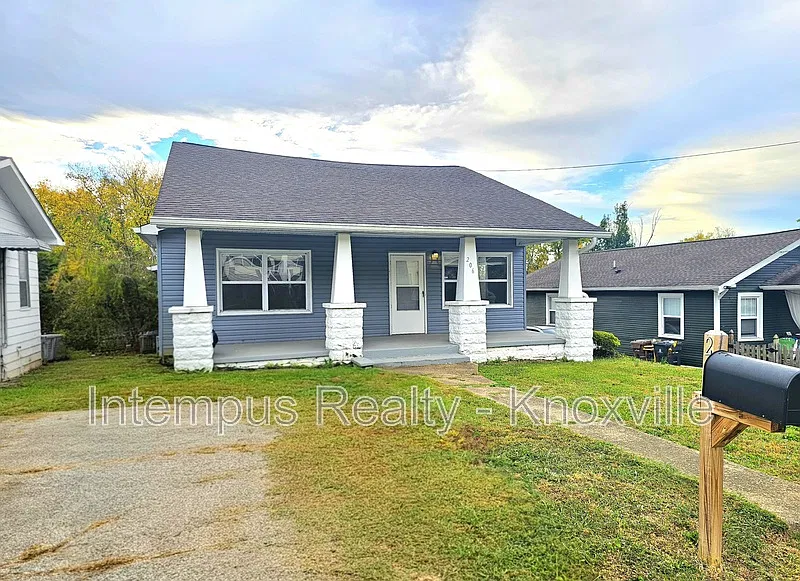 206 Cedar Ave