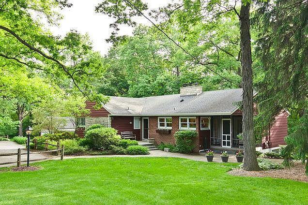 1st image of 1045 Woodfield Ln
