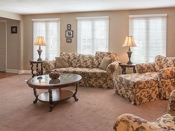 3rd image of 5992 Pudding Stone Ln