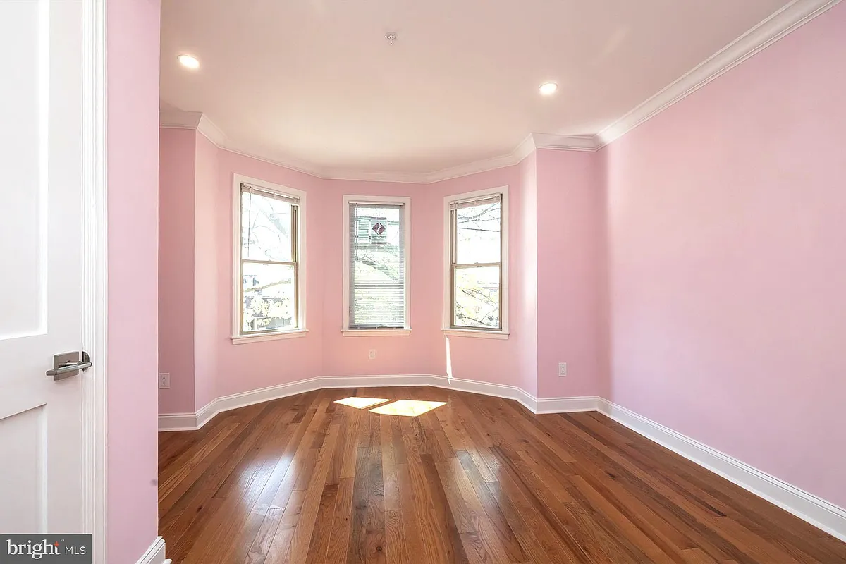 Building Photo - 693 Haddon Ave
