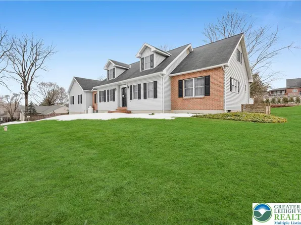 466 E Chestnut St, Nazareth, PA 18064
