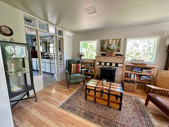 4th image of 4119 Edyth St