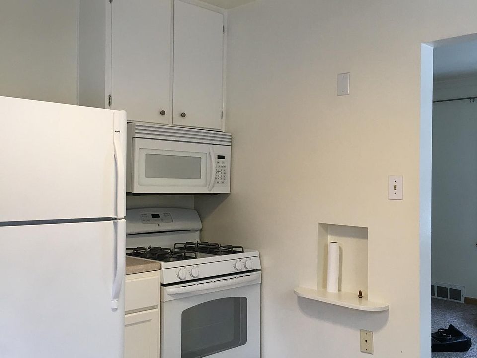 2nd image of 3120 48th Pl