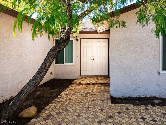 5th image of 2660 Diamante Cir