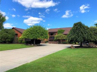 3181 Woodland Ct N #S, North Tonawanda, NY 14120