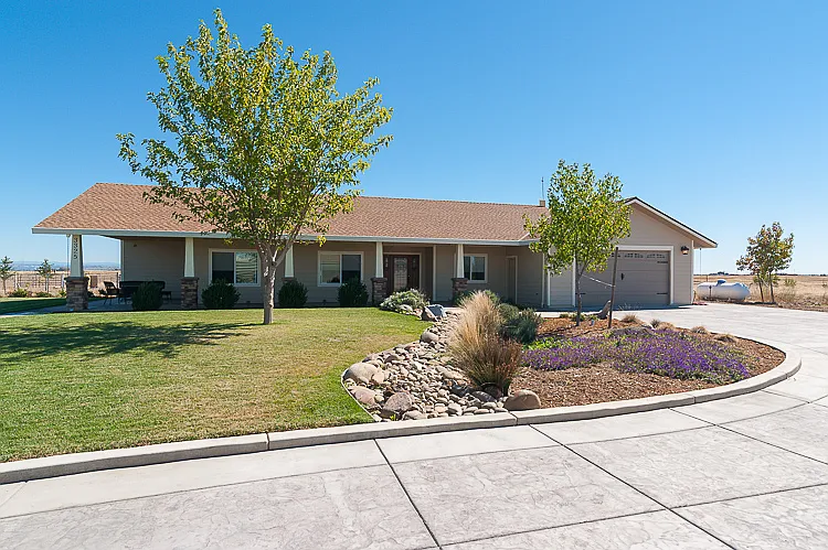 3325 Amoruso Way photo 1