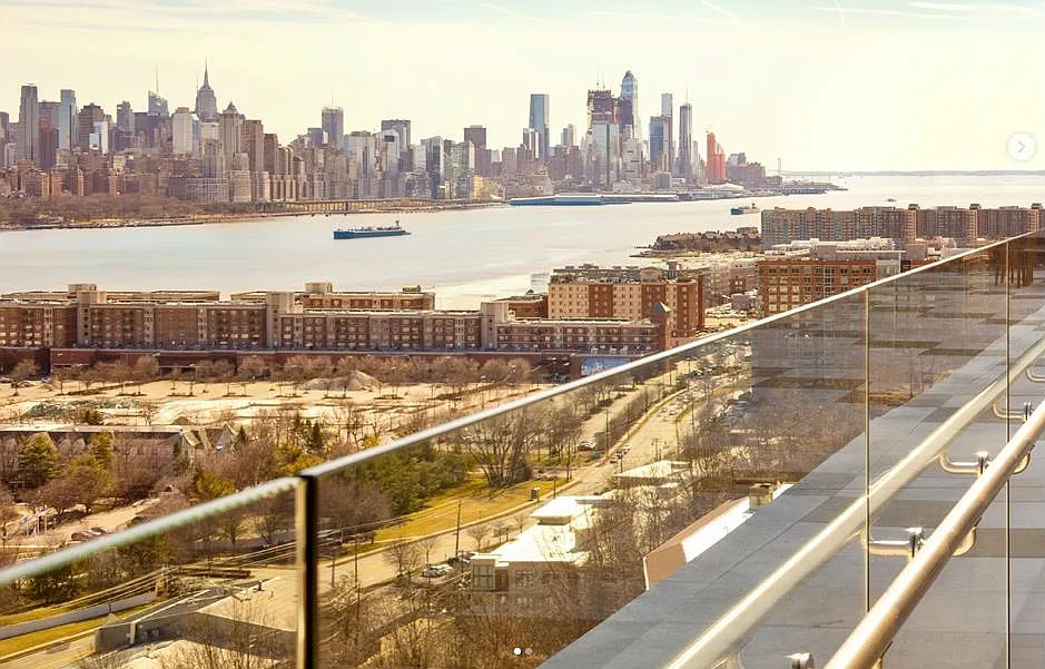2 bed, 2.0 bath, $4,900 — Photo 3