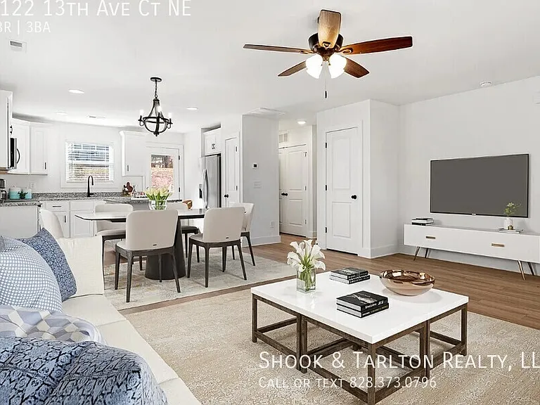1122 13th Avenue Ct NE — Photo 3
