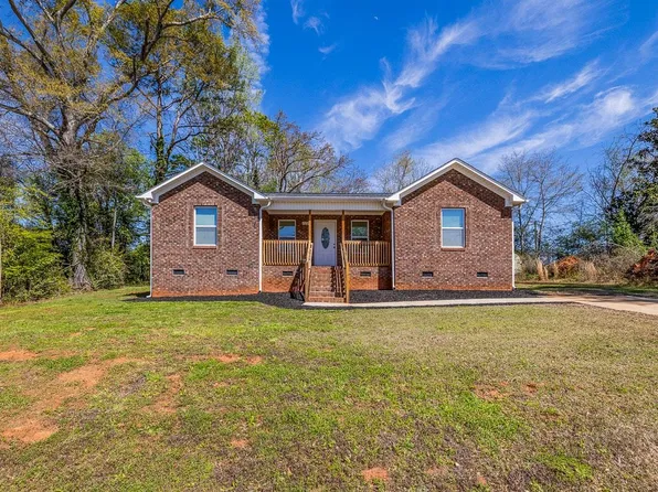 721 Gist St, Woodruff, SC 29388