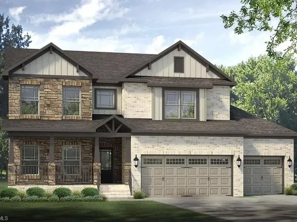 7886 Maple Pond Dr, Oak Ridge, NC 27310