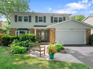 934 Wayne Ave, Deerfield, IL 60015