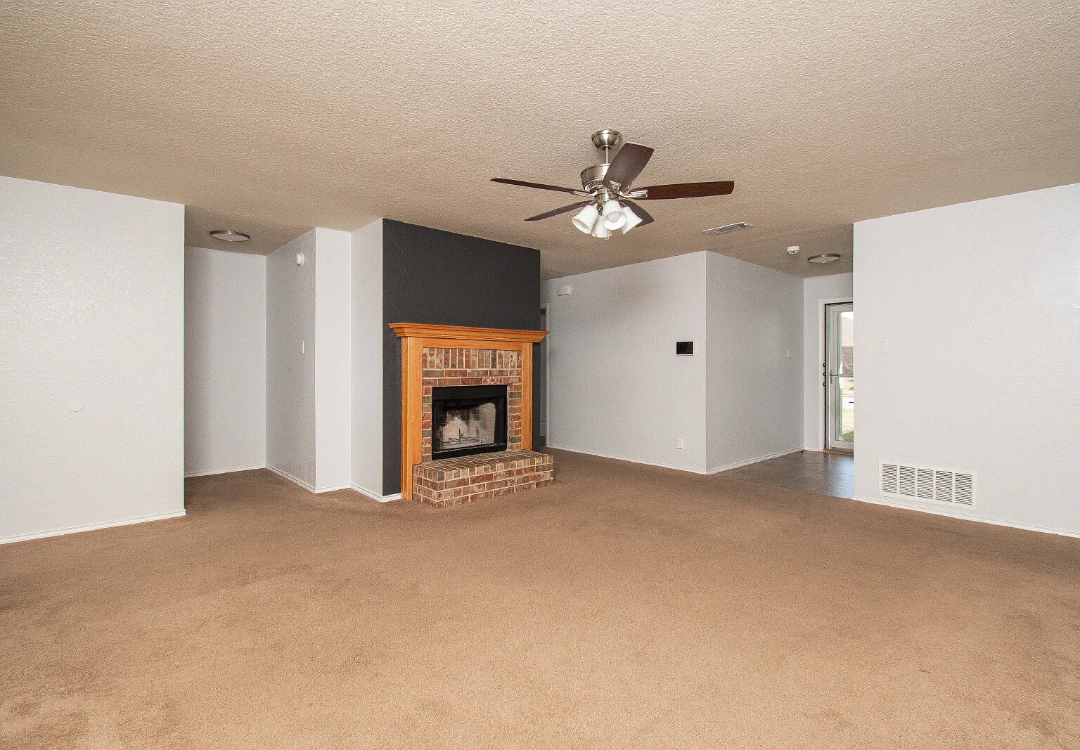 4 bed, 2.0 bath, 1647 sqft, $1,495 — Photo 4