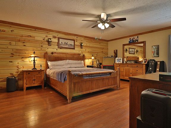14th image of 367 Junius Lee Rd