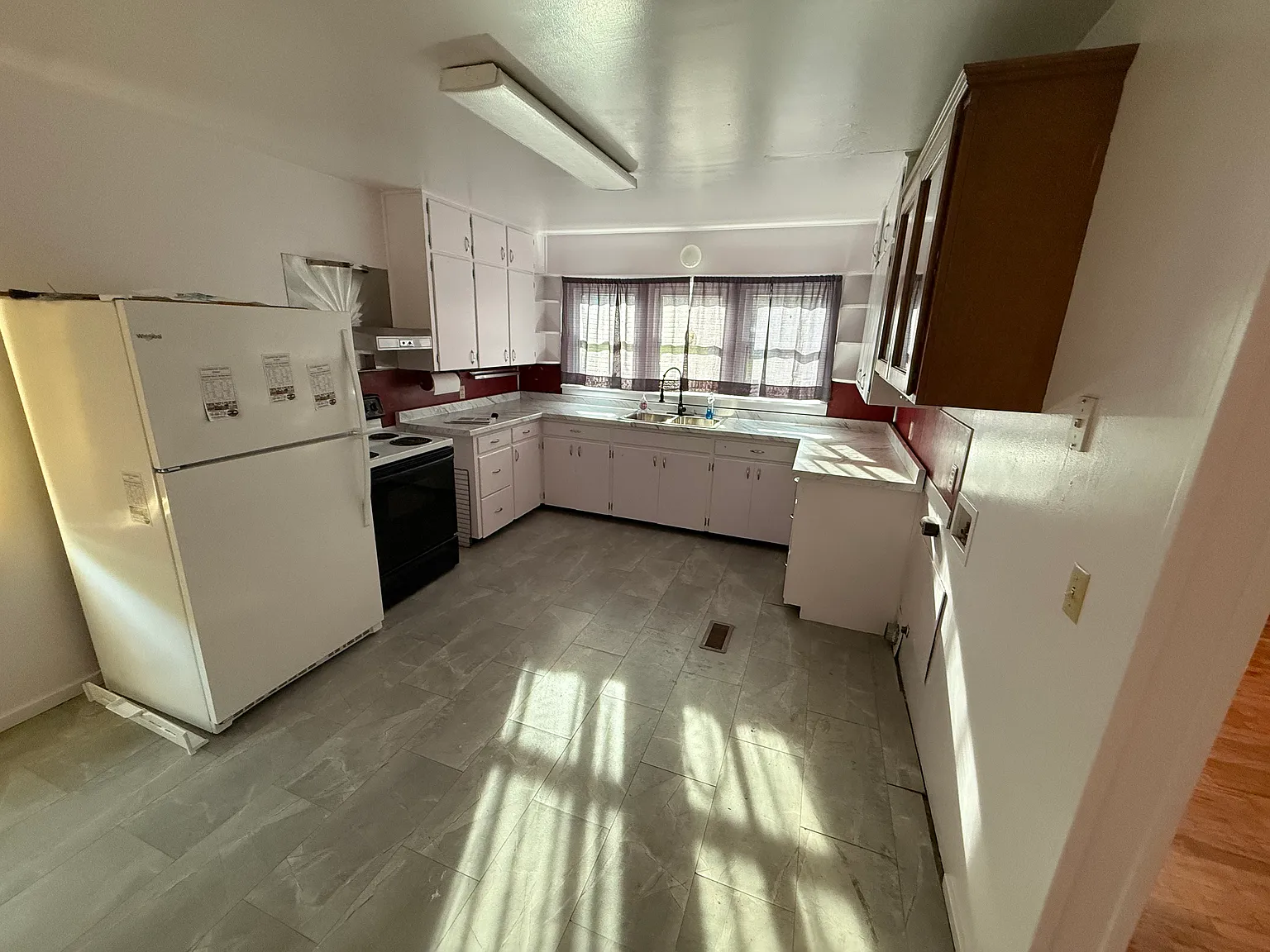3 bed, 1092 sqft, $2,000 — Photo 4