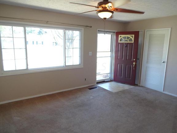 2nd image of 929 Brian Dr