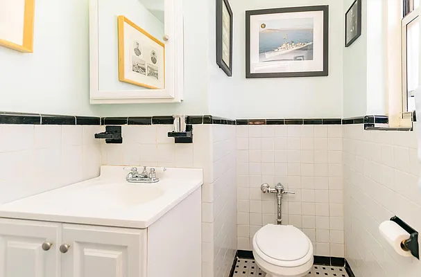 Sold by Re/Max In The City | media 10