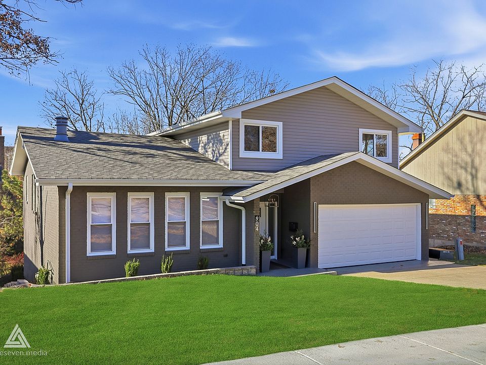 2nd image of 904 Hillview Dr