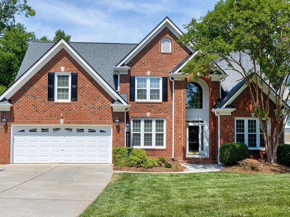 105 Bardsey Ct, Cary, NC 27513