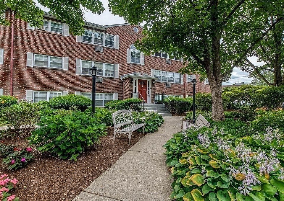 1st image of 5 Cass St APT 2