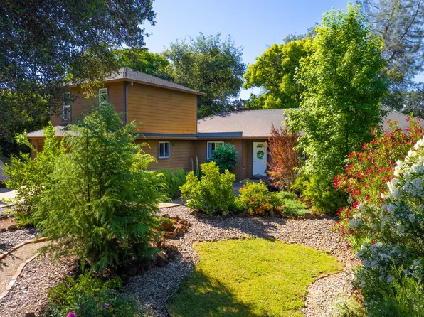 1451 Carter Way, Redding, CA 96002