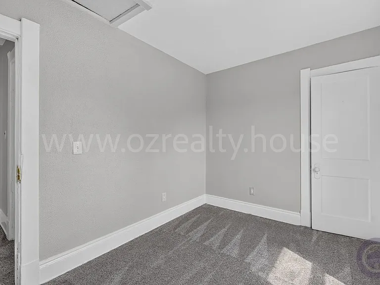 1023 Shadowlawn Dr — Photo 12