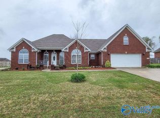 106 Lewis Vann Dr, Hazel Green, AL 35750