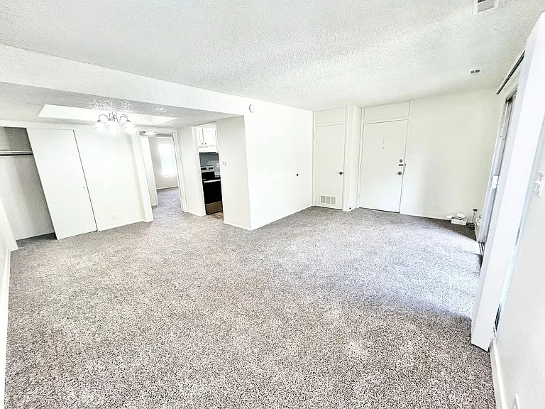 Foothill Terrace — Photo 124