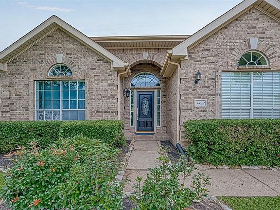 5th image of 3322 E Cedar Hollow Dr