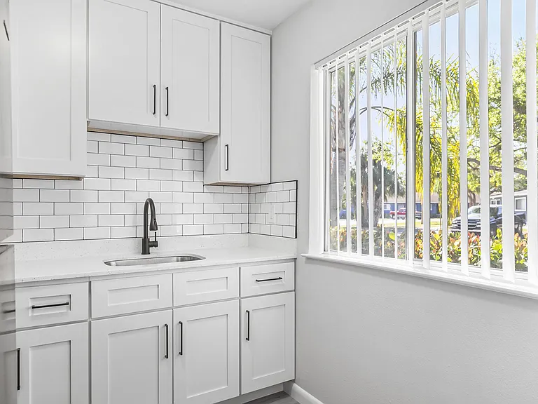Bella Sol Apartments — Photo 14