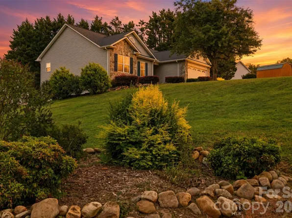 38 A Ave, Taylorsville, NC 28681