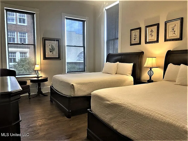 105 N Pearl St #B — Photo 20