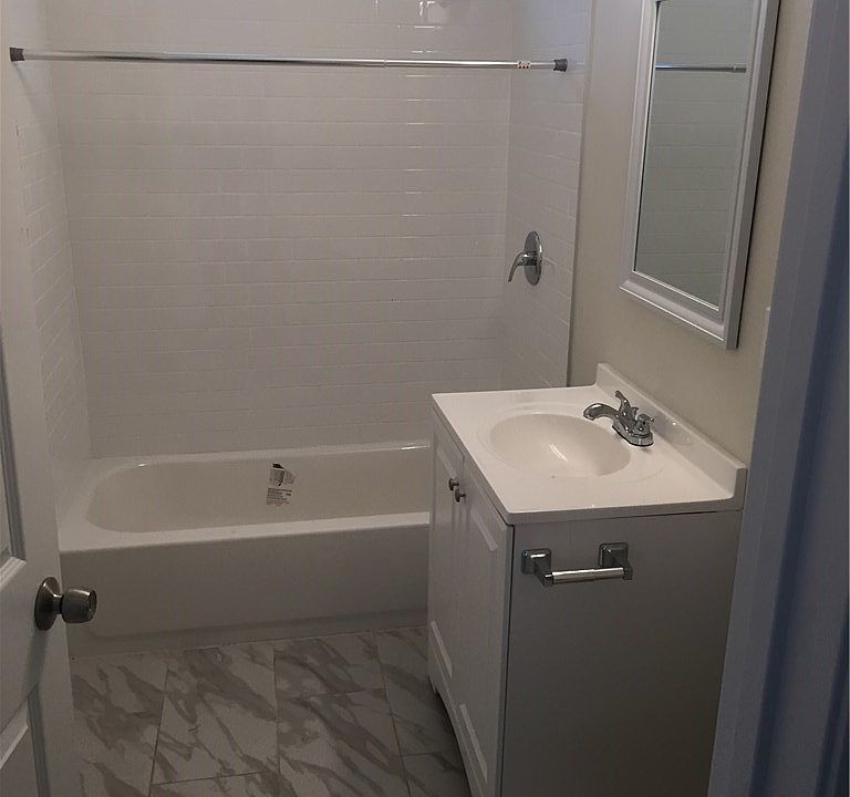 1st image of 1242 W 88th St