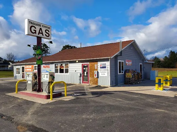 7706 Hiawatha Trl, Naubinway, MI 49762