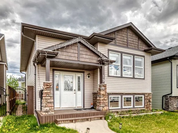 19 W Charles Ave, Red Deer, AB T4P 0L8