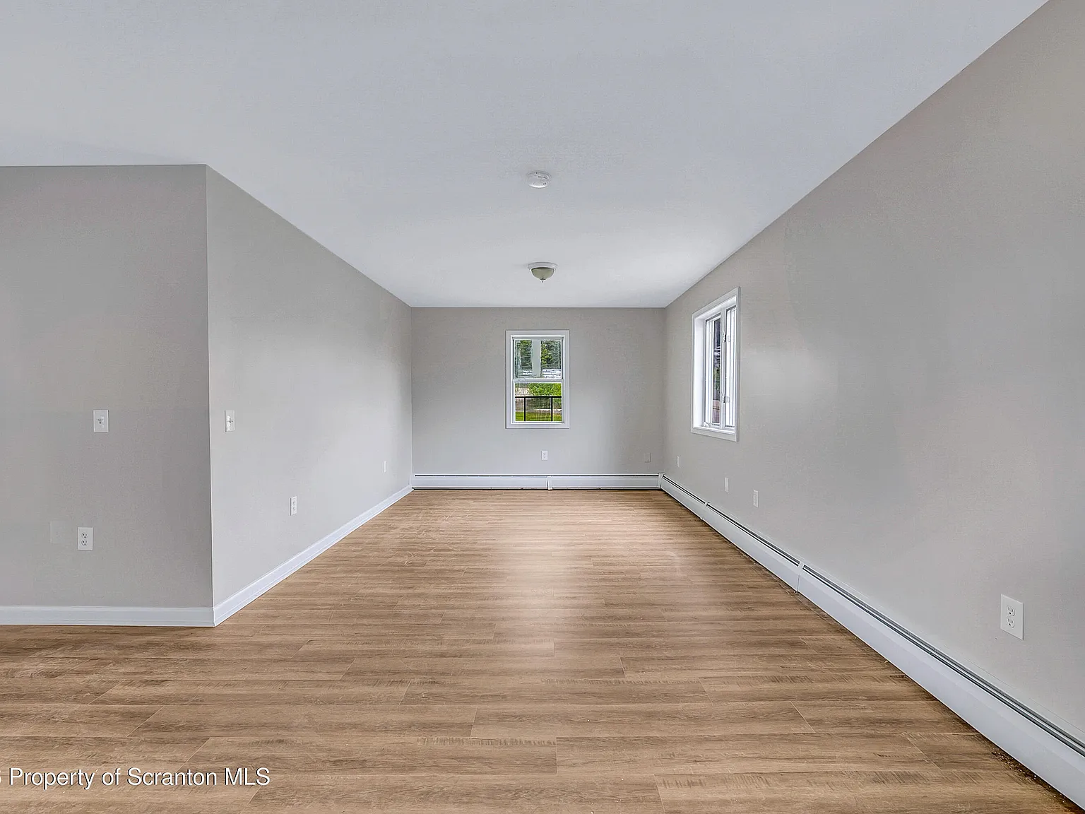 2 bed, 1.0 bath, 1058 sqft, $1,100 — Photo 4