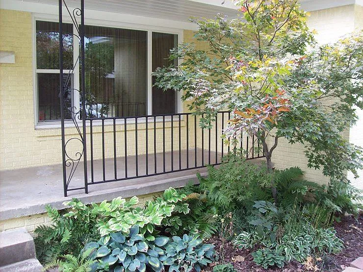 1122 E 53rd Pl — Photo 3