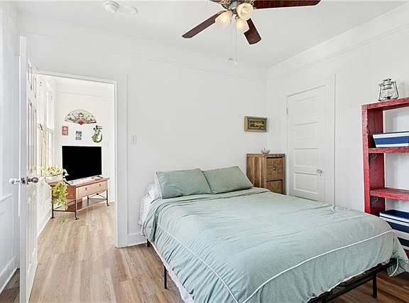 4th image of 832 N Gayoso St #B