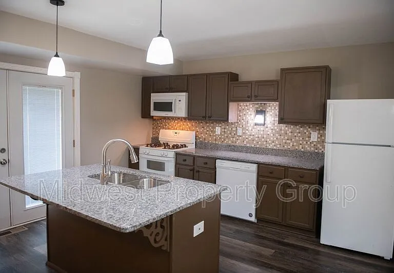 7316 Landi Ct — Photo 1