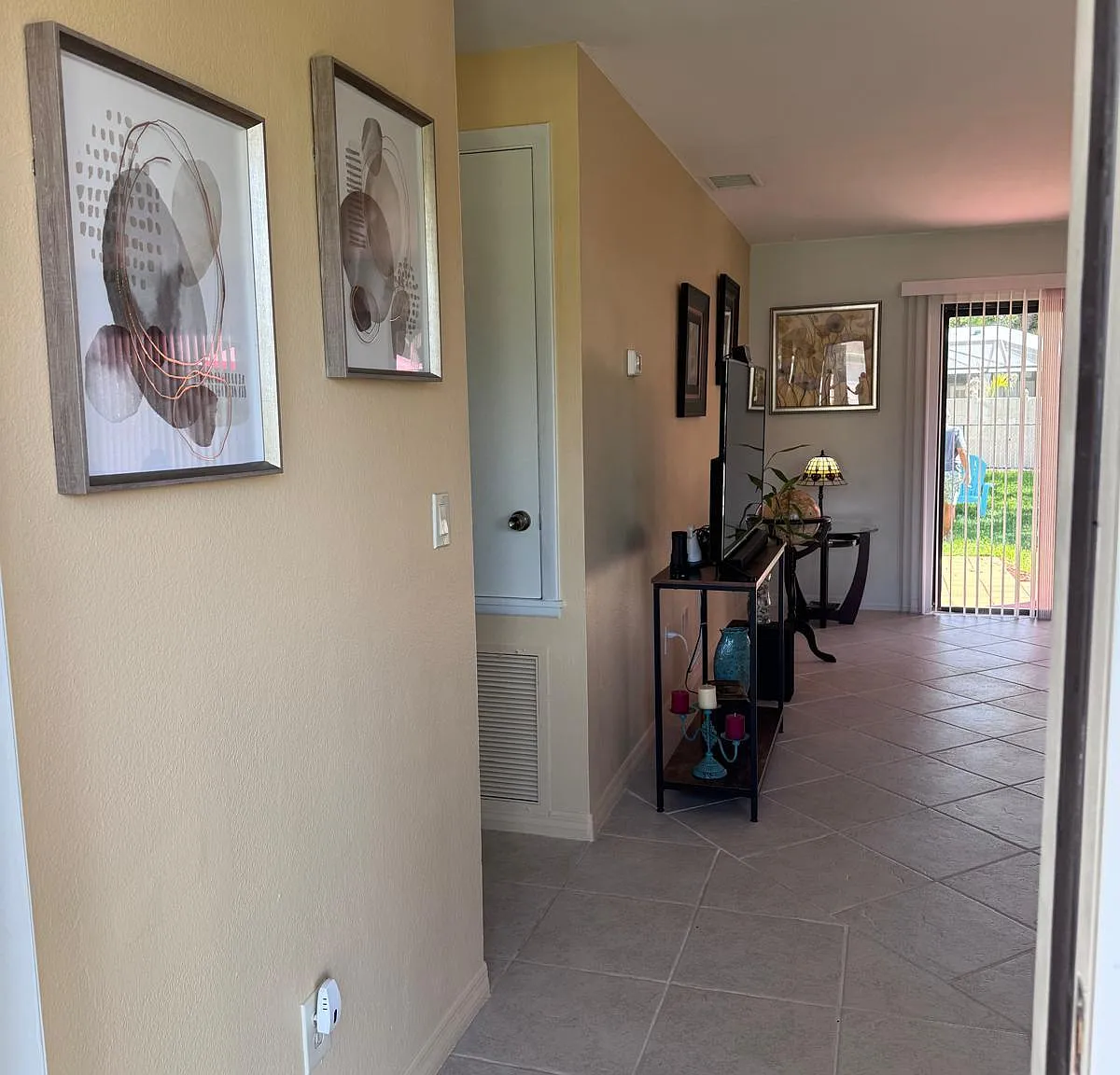 2 bed, 1.0 bath, 904 sqft, $1,900 — Photo 4