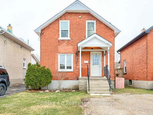 21 College St, Stratford, ON N5A 4R4