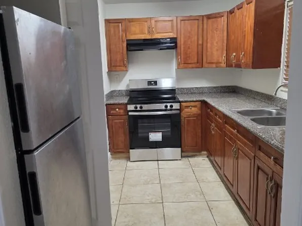 6130 W 21st Ct APT 303, Hialeah, FL 33016